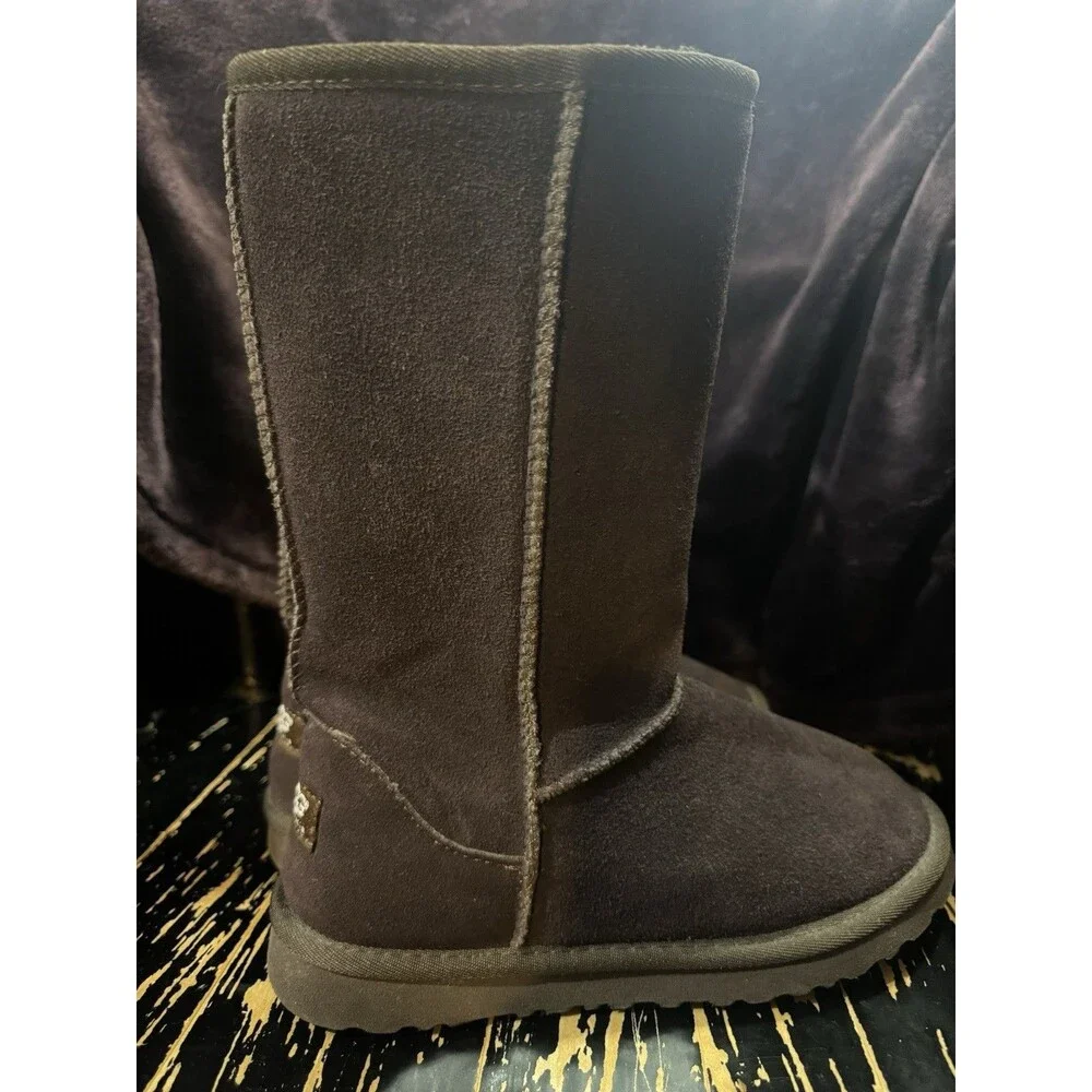 Ugg Australia Classic Tall 5815 Chocolate Brown Sheepskin Suede Boots Size 8 EUC